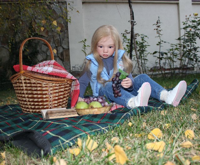 Весь день стоит как бы хрустальный, и лучезарны вечера... Куклы реборн Елены Ядриной