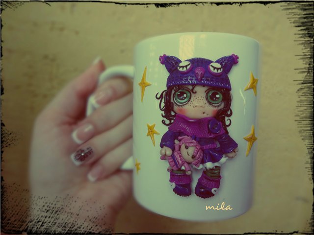 Куколки на кружках из полимерной глины