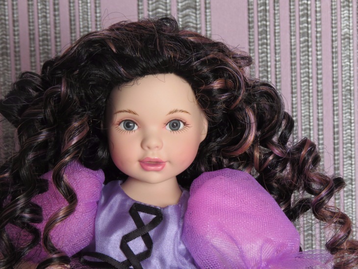 Неожиданно для меня, прилетела ко мне чудная фарфоровая ведьмочка