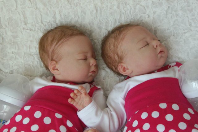 Одинаковые дочки... Куколки реборн Виктории Вишни