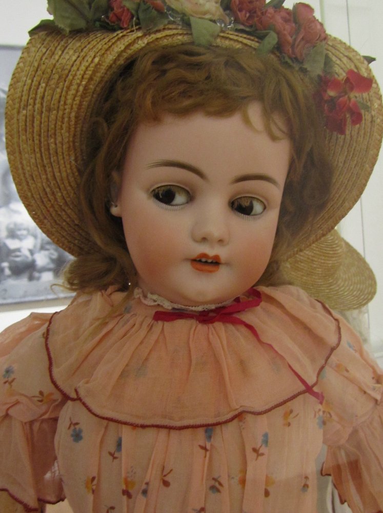 «Мода по-взрослому. Истории из кукольного гардероба» - выставка в Музее-заповеднике «Царицыно» - продолжение - 5-ый зал.