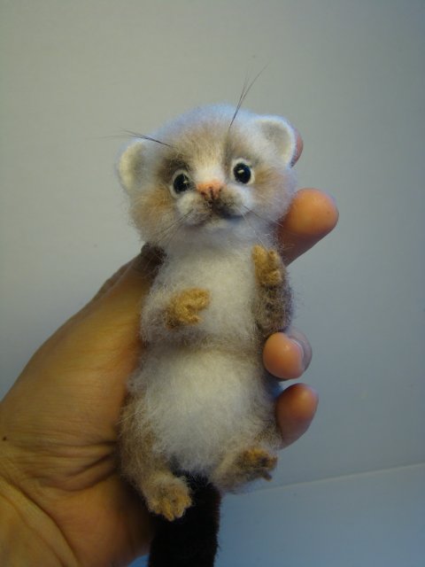 Хорёк. Авторская игрушка валянием Ольги Чернухо