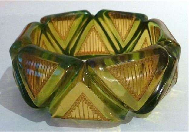 Славный пластик "бакелит"! У него отменный вид! Или возвращение бакелитового болванчика