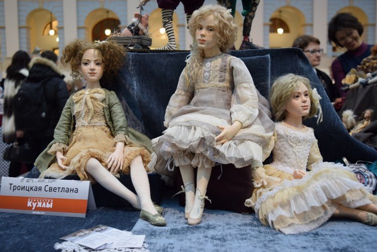 VII Московская международная выставка "Искусство Куклы". Портреты кукольной души или незримый диалог