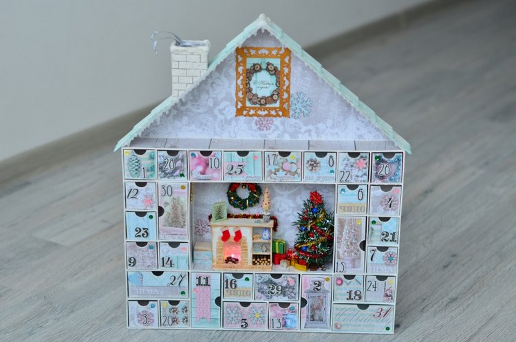 Адвент календарь с миниатюрой и освещением (фото 5)
