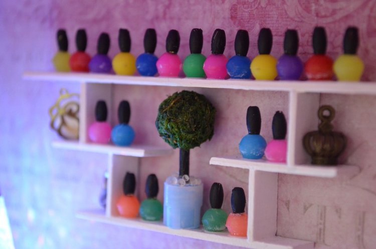 Полочка с миниатюрой "Маникюрный салон"+шкатулка+светильник