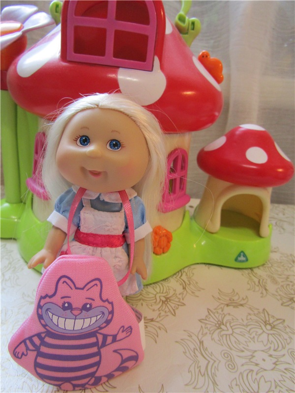 Улыбчивы, мурлыбчивы Чеширские коты