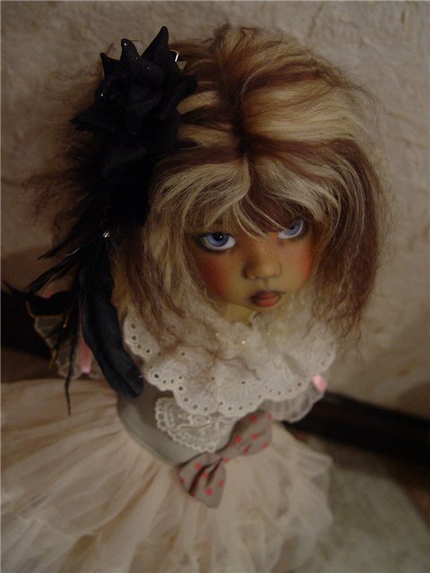 Абигайль (Kaye Wiggs Hope) в разных паричках