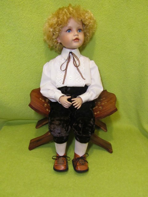 Два в одном. Фарфоровый мальчик