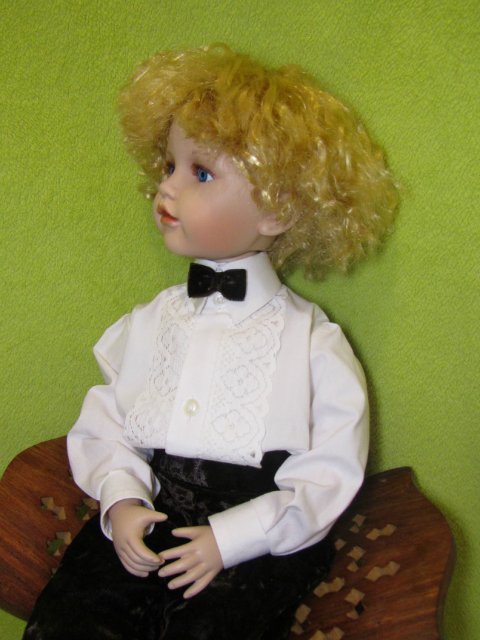 Два в одном. Фарфоровый мальчик