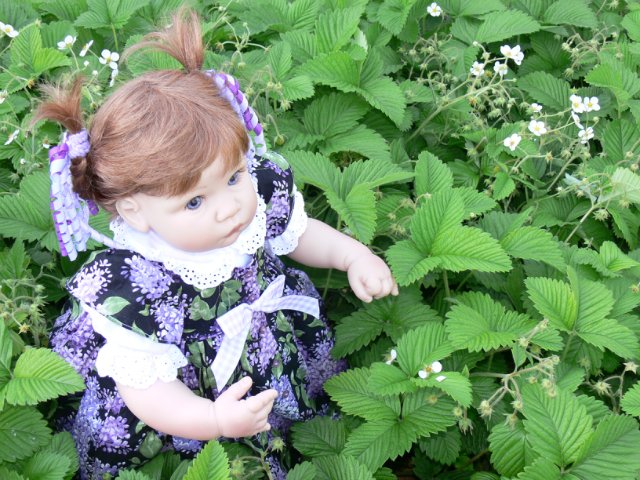 Как мы с Тиффани гуляли у мамы. Lee Middleton doll