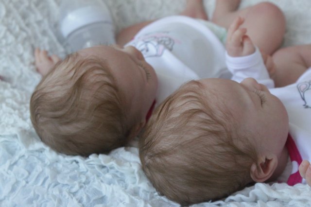 Одинаковые дочки... Куколки реборн Виктории Вишни (фото 3)