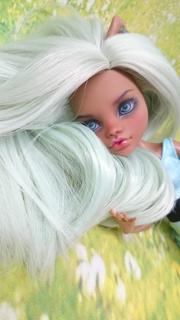 Я рисую, куклам лица я рисую