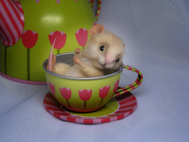 Безумное чаепитие или "так вот кто это шуршал!". Авторские игрушки валянием Ольги Чернухо