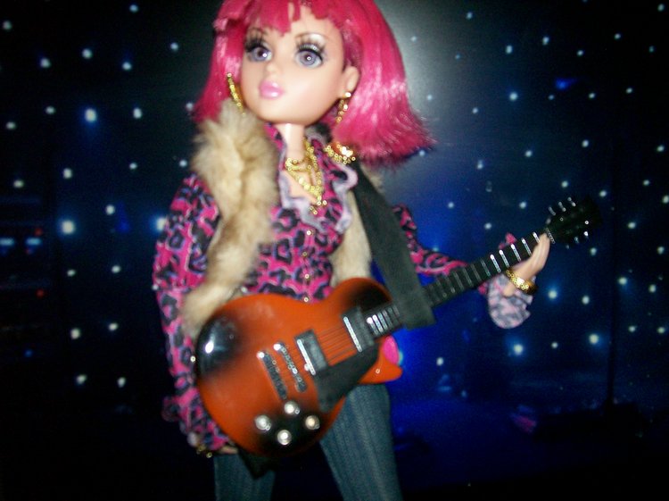 Тристен РОК ЗВЕЗДА — Куклы Bratz (Братц) и Moxie Girlz: MGA (фото 4)