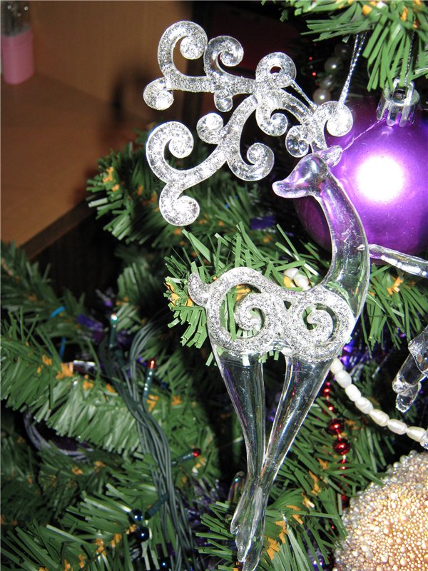 Фигурки изо "льда" (елочные игрушки 21 века)