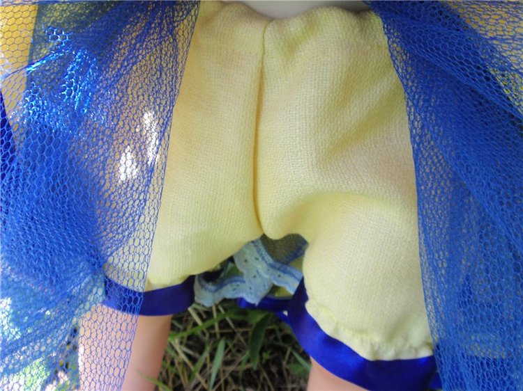 Солнечная цветочница Анюта. Эксперименты с переодеванием могут быть нескончаемы