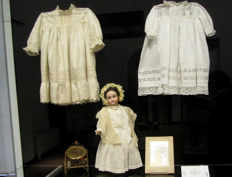 «Мода по-взрослому. Истории из кукольного гардероба» - выставка в Музее-заповеднике «Царицыно» - продолжение - 3-ий зал.