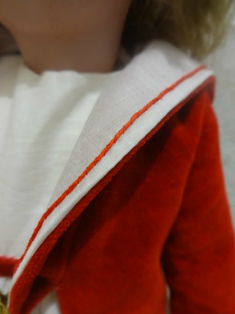 Энн озорная, забавная, любознательная малышка