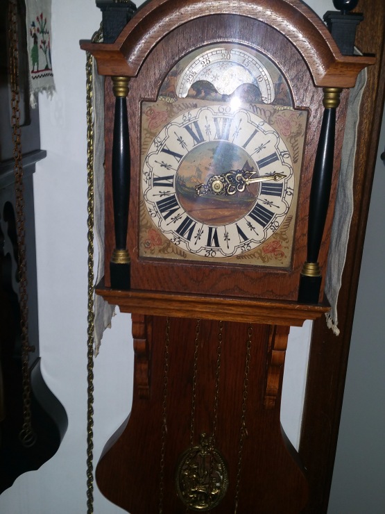 Старинные часы еще идут. Коллекция старинных часов - часть вторая