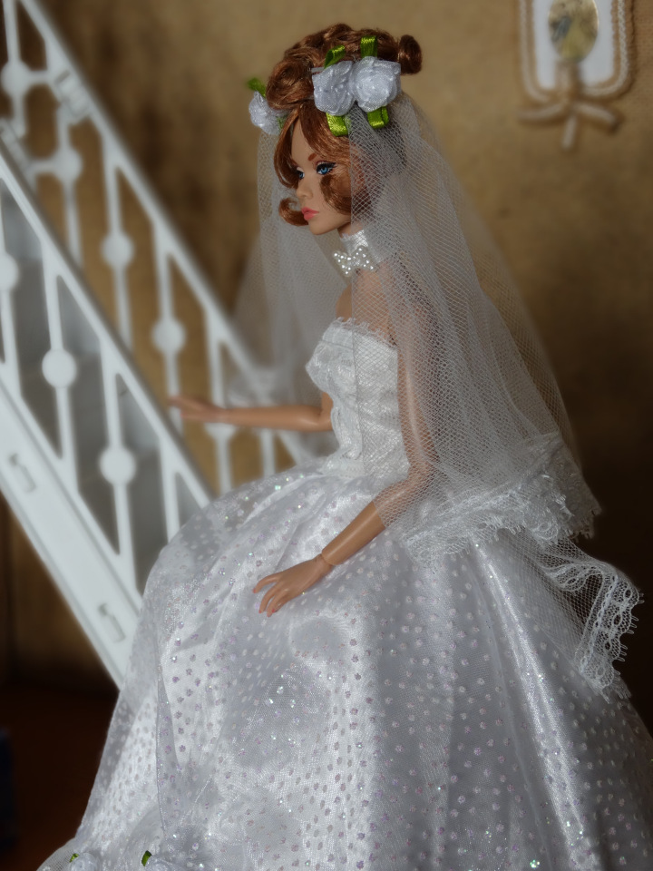 Капроновое безумие. Поппи в вечерних платьях