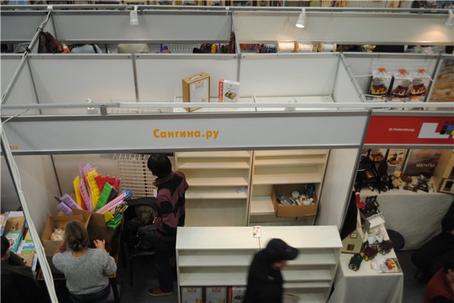 Выставка на Тишинке "Атмосфера творчества". Октябрь 2014. Начнем со второго этажа