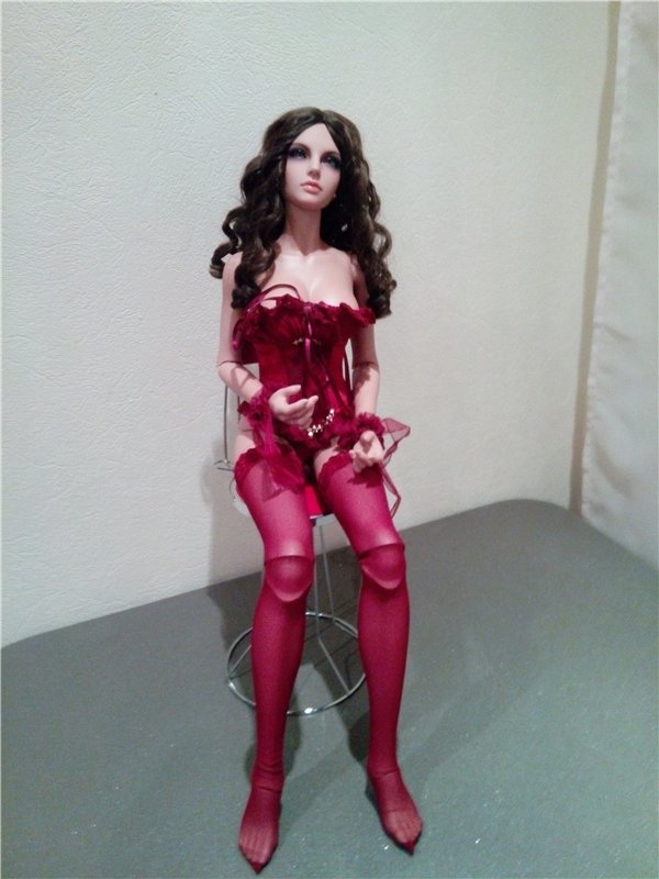 Iplehouse Carina VS Pamela. Кто на свете всех милее