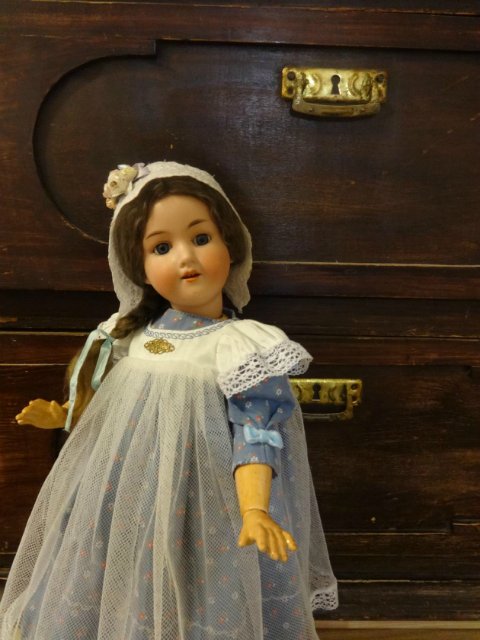 Я называла её Ася. Armand Marseille