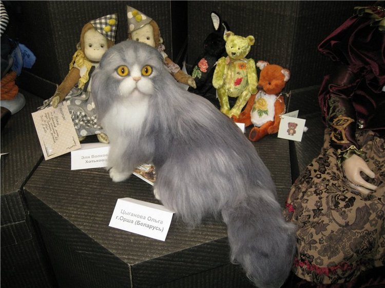 Как Элис и Муся посетили выставку кукол в Гостином дворе