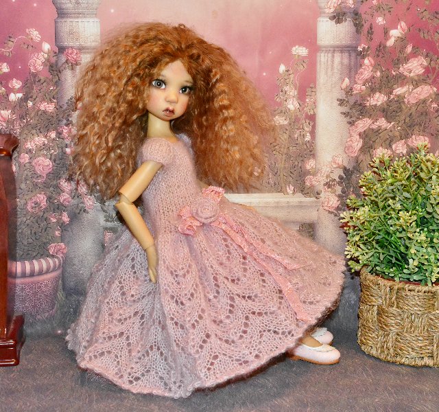 Весеннее настроение. Платья для кукол Kaye Wiggs