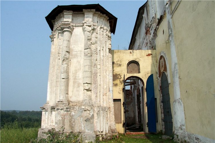Иваниши. Храм Успения Пресвятой Богородицы