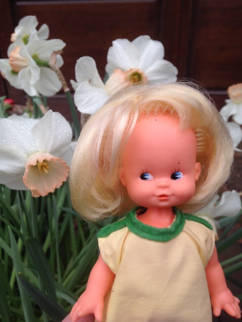 Фотосессия куклы ГДР Косолапки в Аптекарском огороде (фото 4)