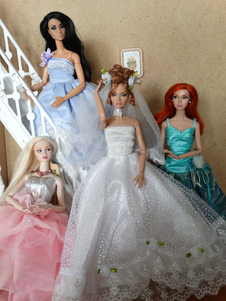 Капроновое безумие. Поппи в вечерних платьях (фото 9)