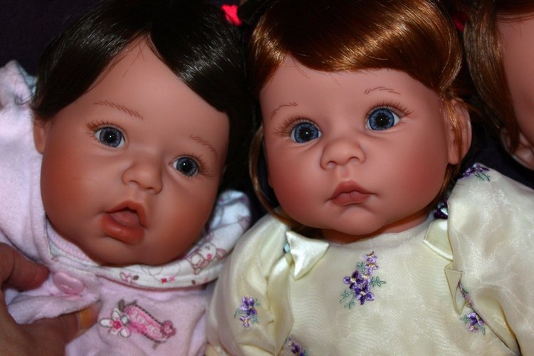 Любовь к Lee Middleton обязательна, можно ли остановится на одной кукле... мы в ожидании новенькой