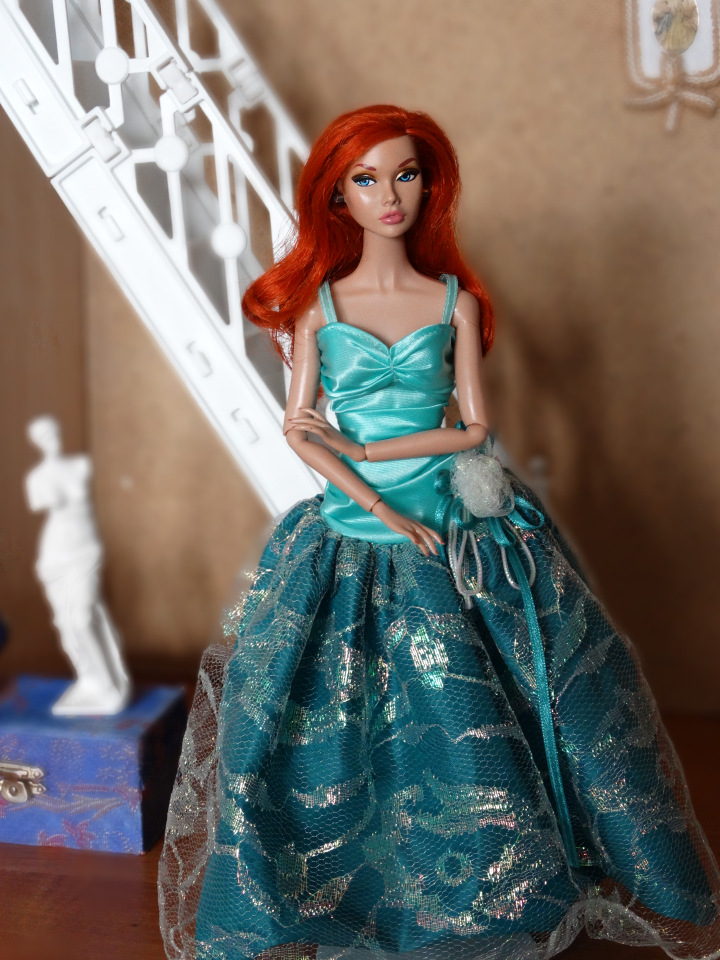 Капроновое безумие. Поппи в вечерних платьях