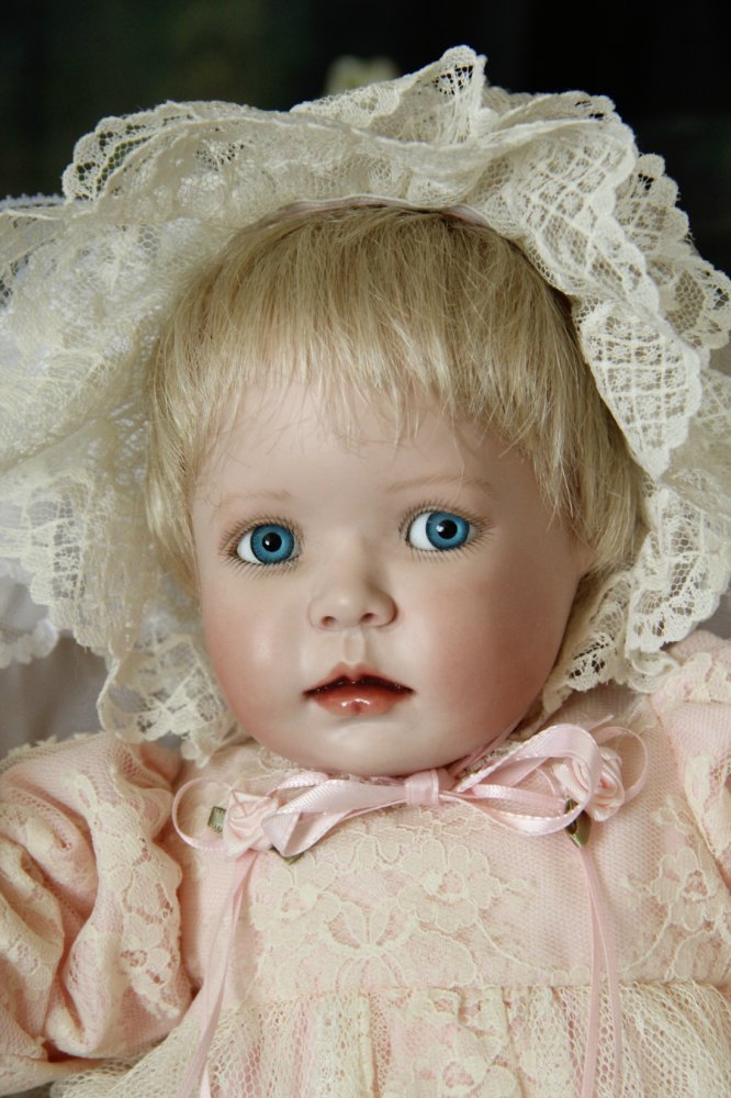 Фарфоровая кукла Беатриса