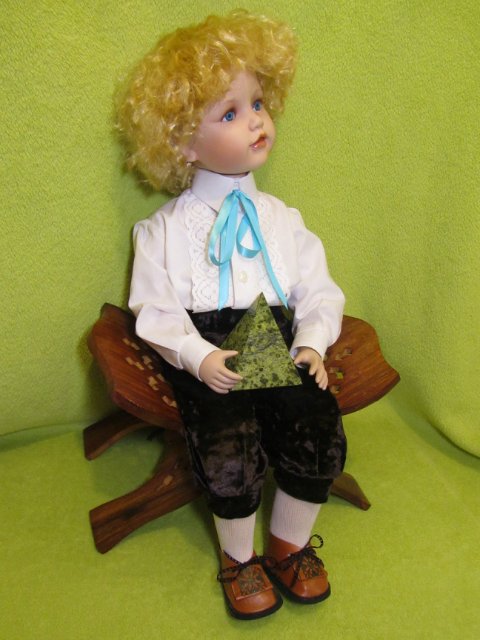 Два в одном. Фарфоровый мальчик