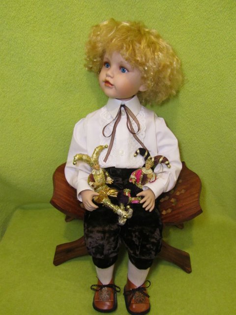 Два в одном. Фарфоровый мальчик