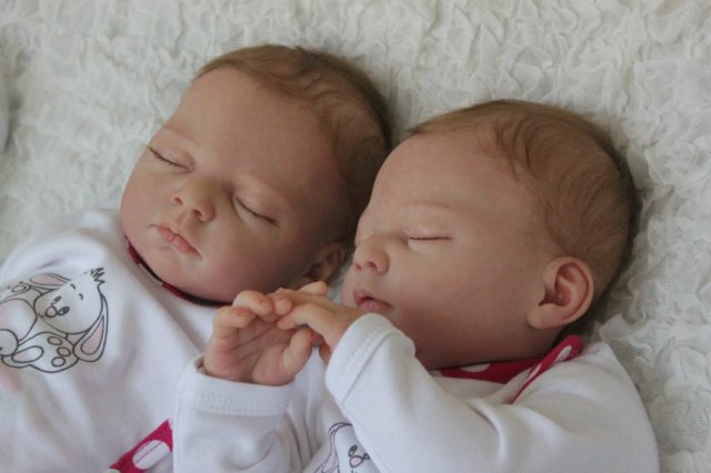 Одинаковые дочки... Куколки реборн Виктории Вишни (фото 7)