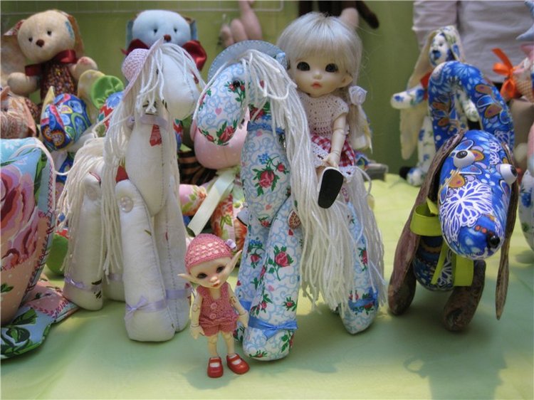 Как Элис и Муся посетили выставку кукол в Гостином дворе