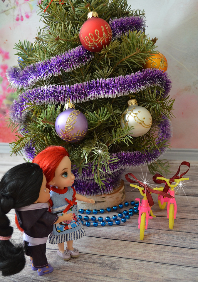 Малышки дисней аниматорс получают подарки на Новый год (фото 2)