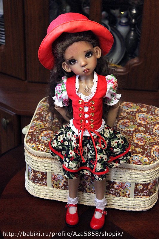 Красная шапочка, Kaye Wiggs