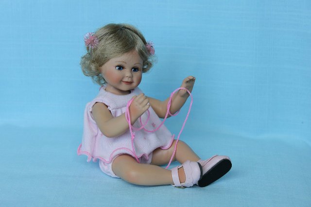 Фарфоровая кнопочка позирует на открытку! Габриела Мюллер для Мастерпис (фото 2)