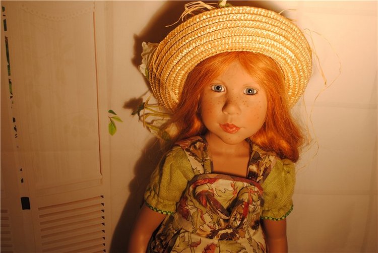 Мы купили два билета - уезжаем завтра в лето