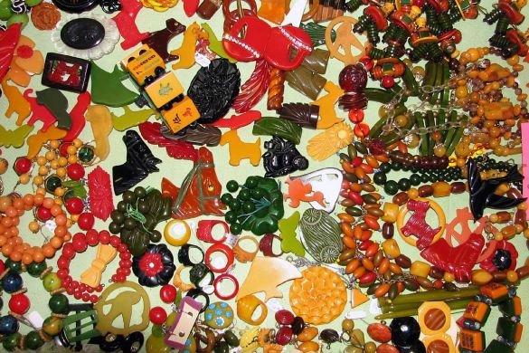 Славный пластик "бакелит"! У него отменный вид! Или возвращение бакелитового болванчика