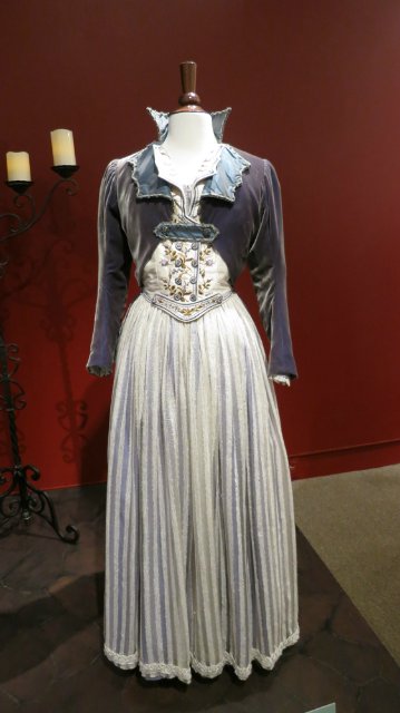 Как за неприметным фасадом может скрыватся просто удивительный Клондайк!!! Или "Это я удачно зашел!!!!!"