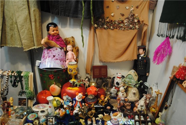 На Тишинку мы пошли – там сокровища нашли. Взгляд на «Блошиный рынок» со второго этажа | Бэйбики На Тишинку мы пошли – там сокровища нашли. Взгляд на «Блошиный рынок» со второго этажа