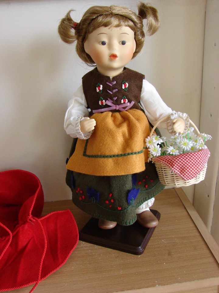 Красная Шапочка от Берта Хуммель или на нашего волка напали Красные Шапочки (фото 10)