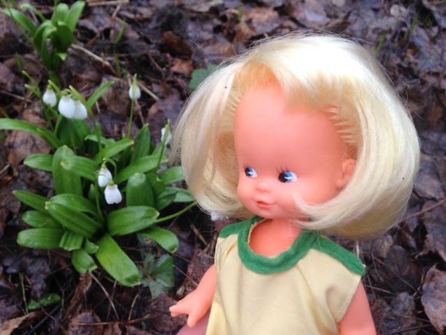 Фотосессия куклы ГДР Косолапки в Аптекарском огороде