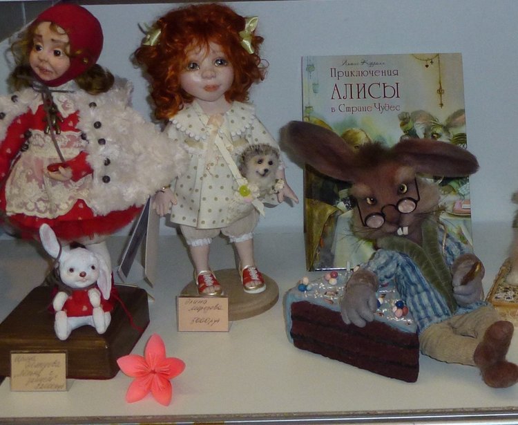 Весенний Бал Кукол на Тишинке: Ёжики